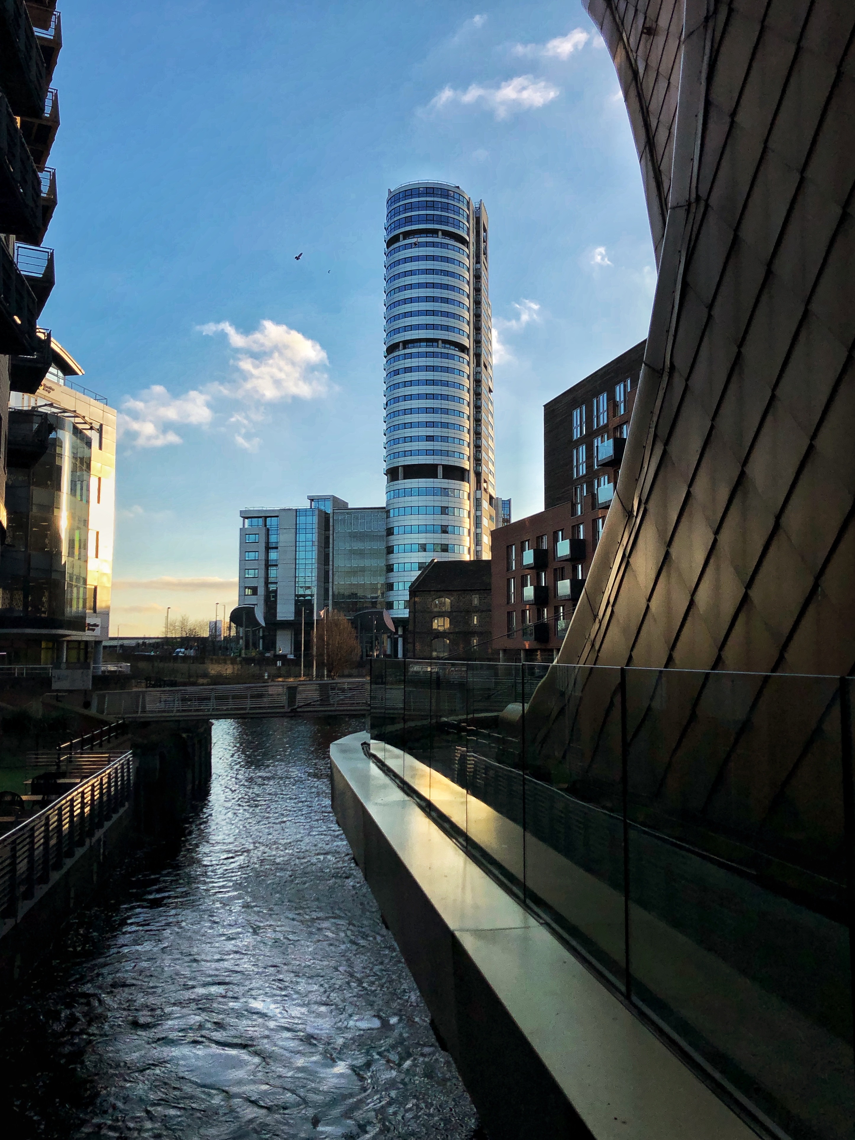 modern-architecture-and-riverside-properties-in-a-2025-01-07-05-55-16-utc View of contemporary office buildings and urban skyline in Manchester, symbolising growth and innovation